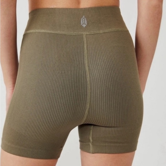 Free People Movement Free Throw Shorts, L, NWOT - Picture 3 of 3
